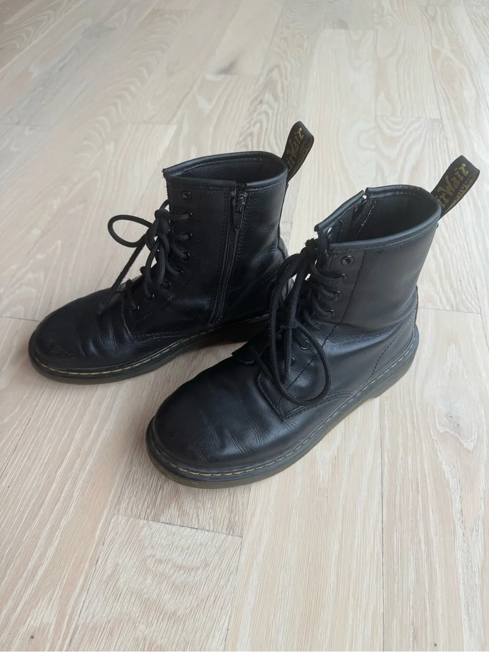 Dr. Martens Women's Black Leather Lace-Up Boots size 5